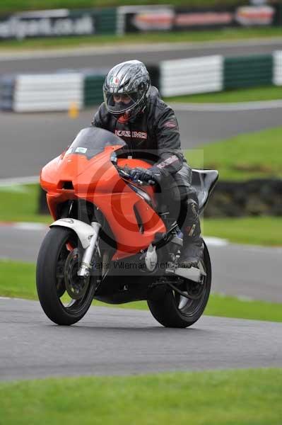 Motorcycle action photographs;cadwell;cadwell park photographs;event digital images;eventdigitalimages;motor racing louth lincolnshire;no limits trackday;peter wileman photography;trackday;trackday digital images;trackday photos