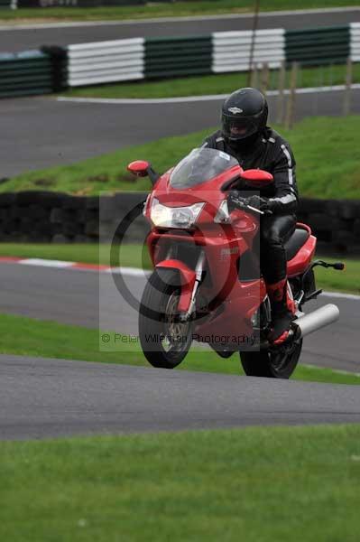 Motorcycle action photographs;cadwell;cadwell park photographs;event digital images;eventdigitalimages;motor racing louth lincolnshire;no limits trackday;peter wileman photography;trackday;trackday digital images;trackday photos