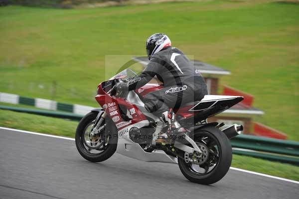 Motorcycle action photographs;cadwell;cadwell park photographs;event digital images;eventdigitalimages;motor racing louth lincolnshire;no limits trackday;peter wileman photography;trackday;trackday digital images;trackday photos