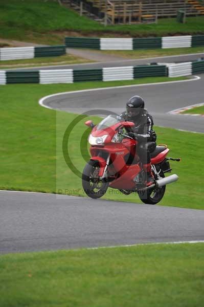 Motorcycle action photographs;cadwell;cadwell park photographs;event digital images;eventdigitalimages;motor racing louth lincolnshire;no limits trackday;peter wileman photography;trackday;trackday digital images;trackday photos