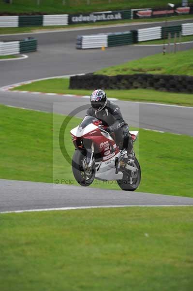 Motorcycle action photographs;cadwell;cadwell park photographs;event digital images;eventdigitalimages;motor racing louth lincolnshire;no limits trackday;peter wileman photography;trackday;trackday digital images;trackday photos