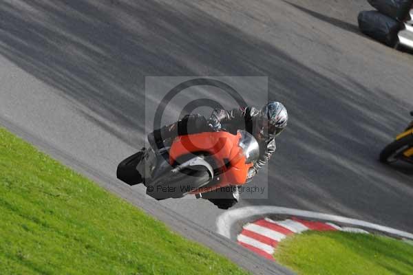 Motorcycle action photographs;cadwell;cadwell park photographs;event digital images;eventdigitalimages;motor racing louth lincolnshire;no limits trackday;peter wileman photography;trackday;trackday digital images;trackday photos