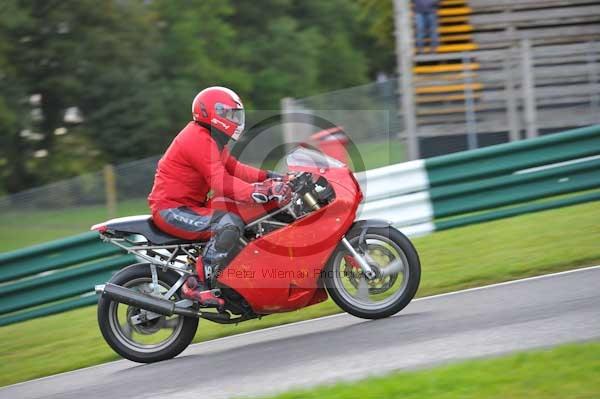 Motorcycle action photographs;cadwell;cadwell park photographs;event digital images;eventdigitalimages;motor racing louth lincolnshire;no limits trackday;peter wileman photography;trackday;trackday digital images;trackday photos