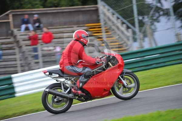 Motorcycle action photographs;cadwell;cadwell park photographs;event digital images;eventdigitalimages;motor racing louth lincolnshire;no limits trackday;peter wileman photography;trackday;trackday digital images;trackday photos