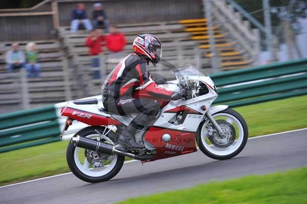 Motorcycle action photographs;cadwell;cadwell park photographs;event digital images;eventdigitalimages;motor racing louth lincolnshire;no limits trackday;peter wileman photography;trackday;trackday digital images;trackday photos