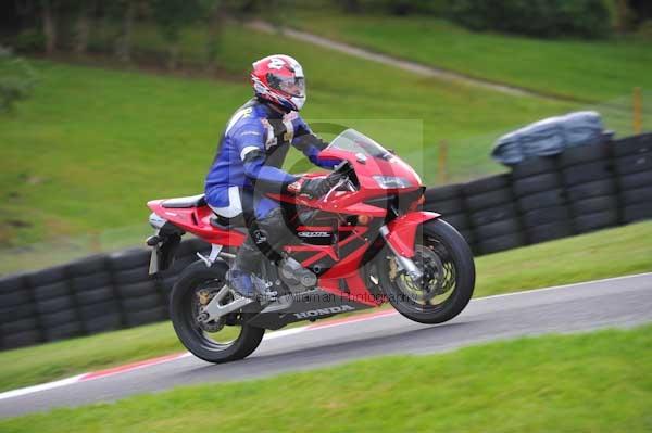 Motorcycle action photographs;cadwell;cadwell park photographs;event digital images;eventdigitalimages;motor racing louth lincolnshire;no limits trackday;peter wileman photography;trackday;trackday digital images;trackday photos
