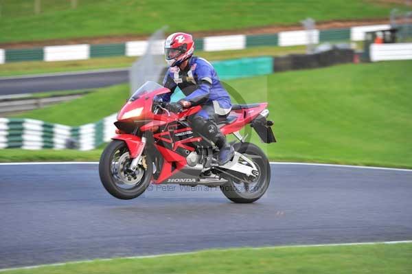 Motorcycle action photographs;cadwell;cadwell park photographs;event digital images;eventdigitalimages;motor racing louth lincolnshire;no limits trackday;peter wileman photography;trackday;trackday digital images;trackday photos