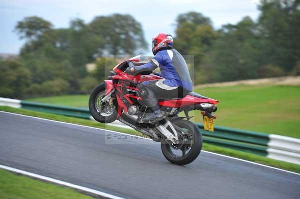 Motorcycle action photographs;cadwell;cadwell park photographs;event digital images;eventdigitalimages;motor racing louth lincolnshire;no limits trackday;peter wileman photography;trackday;trackday digital images;trackday photos