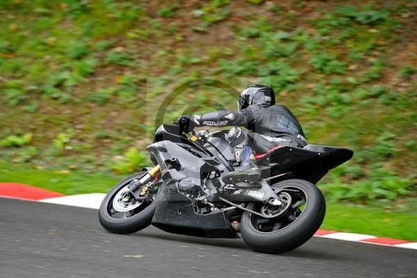 Motorcycle action photographs;cadwell;cadwell park photographs;event digital images;eventdigitalimages;motor racing louth lincolnshire;no limits trackday;peter wileman photography;trackday;trackday digital images;trackday photos