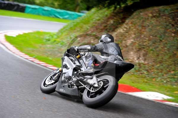 Motorcycle action photographs;cadwell;cadwell park photographs;event digital images;eventdigitalimages;motor racing louth lincolnshire;no limits trackday;peter wileman photography;trackday;trackday digital images;trackday photos
