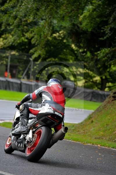 Motorcycle action photographs;cadwell;cadwell park photographs;event digital images;eventdigitalimages;motor racing louth lincolnshire;no limits trackday;peter wileman photography;trackday;trackday digital images;trackday photos