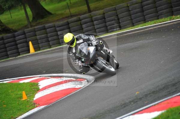 Motorcycle action photographs;cadwell;cadwell park photographs;event digital images;eventdigitalimages;motor racing louth lincolnshire;no limits trackday;peter wileman photography;trackday;trackday digital images;trackday photos