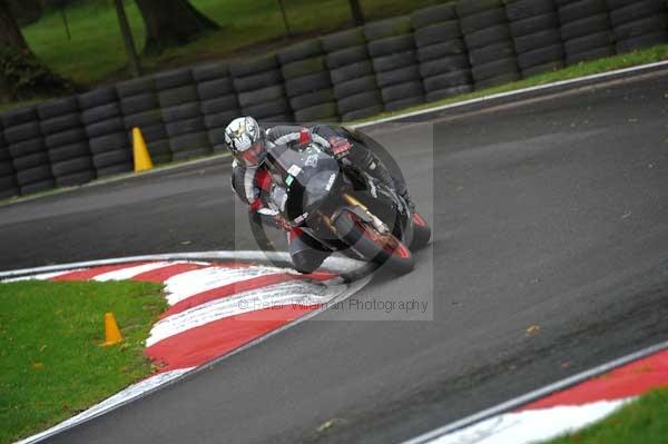 Motorcycle action photographs;cadwell;cadwell park photographs;event digital images;eventdigitalimages;motor racing louth lincolnshire;no limits trackday;peter wileman photography;trackday;trackday digital images;trackday photos