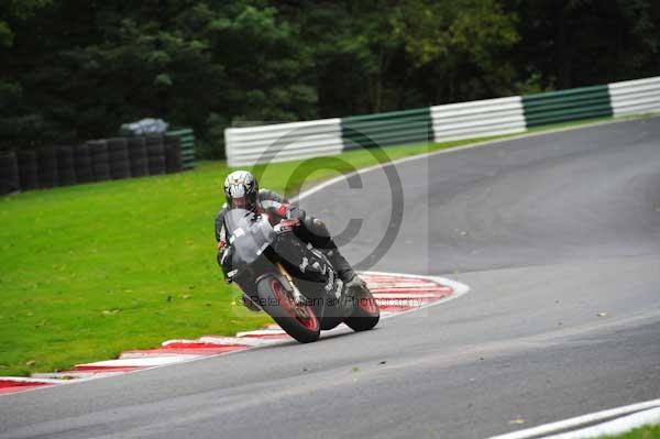 Motorcycle action photographs;cadwell;cadwell park photographs;event digital images;eventdigitalimages;motor racing louth lincolnshire;no limits trackday;peter wileman photography;trackday;trackday digital images;trackday photos