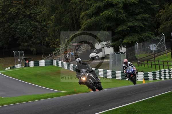Motorcycle action photographs;cadwell;cadwell park photographs;event digital images;eventdigitalimages;motor racing louth lincolnshire;no limits trackday;peter wileman photography;trackday;trackday digital images;trackday photos