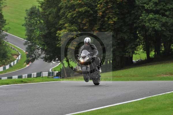 Motorcycle action photographs;cadwell;cadwell park photographs;event digital images;eventdigitalimages;motor racing louth lincolnshire;no limits trackday;peter wileman photography;trackday;trackday digital images;trackday photos