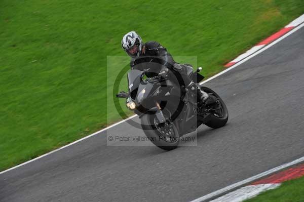 Motorcycle action photographs;cadwell;cadwell park photographs;event digital images;eventdigitalimages;motor racing louth lincolnshire;no limits trackday;peter wileman photography;trackday;trackday digital images;trackday photos