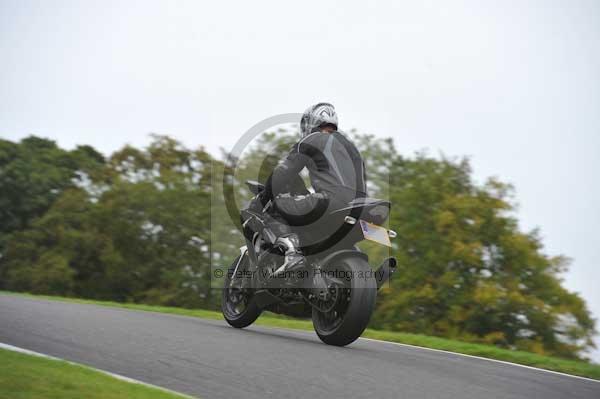 Motorcycle action photographs;cadwell;cadwell park photographs;event digital images;eventdigitalimages;motor racing louth lincolnshire;no limits trackday;peter wileman photography;trackday;trackday digital images;trackday photos