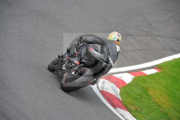 Motorcycle action photographs;cadwell;cadwell park photographs;event digital images;eventdigitalimages;motor racing louth lincolnshire;no limits trackday;peter wileman photography;trackday;trackday digital images;trackday photos