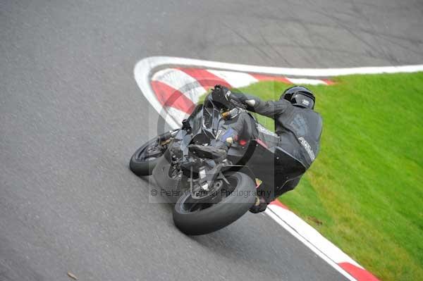 Motorcycle action photographs;cadwell;cadwell park photographs;event digital images;eventdigitalimages;motor racing louth lincolnshire;no limits trackday;peter wileman photography;trackday;trackday digital images;trackday photos