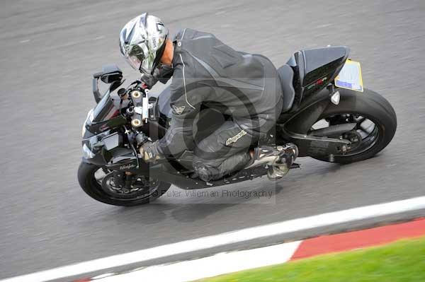 Motorcycle action photographs;cadwell;cadwell park photographs;event digital images;eventdigitalimages;motor racing louth lincolnshire;no limits trackday;peter wileman photography;trackday;trackday digital images;trackday photos
