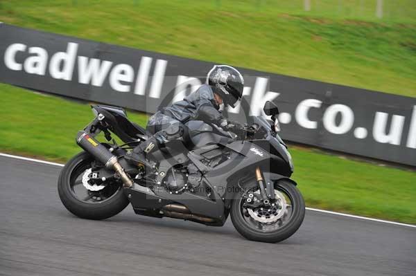 Motorcycle action photographs;cadwell;cadwell park photographs;event digital images;eventdigitalimages;motor racing louth lincolnshire;no limits trackday;peter wileman photography;trackday;trackday digital images;trackday photos