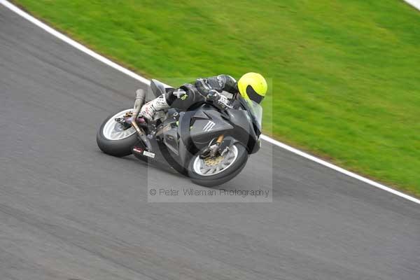Motorcycle action photographs;cadwell;cadwell park photographs;event digital images;eventdigitalimages;motor racing louth lincolnshire;no limits trackday;peter wileman photography;trackday;trackday digital images;trackday photos
