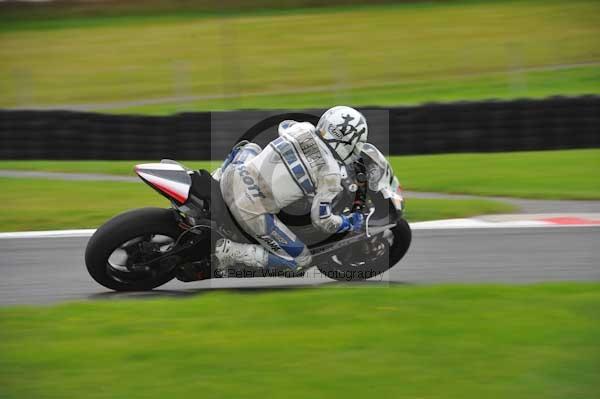 Motorcycle action photographs;cadwell;cadwell park photographs;event digital images;eventdigitalimages;motor racing louth lincolnshire;no limits trackday;peter wileman photography;trackday;trackday digital images;trackday photos