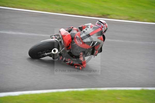 Motorcycle action photographs;cadwell;cadwell park photographs;event digital images;eventdigitalimages;motor racing louth lincolnshire;no limits trackday;peter wileman photography;trackday;trackday digital images;trackday photos
