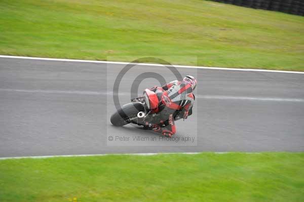 Motorcycle action photographs;cadwell;cadwell park photographs;event digital images;eventdigitalimages;motor racing louth lincolnshire;no limits trackday;peter wileman photography;trackday;trackday digital images;trackday photos