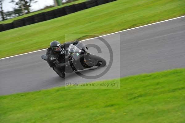 Motorcycle action photographs;cadwell;cadwell park photographs;event digital images;eventdigitalimages;motor racing louth lincolnshire;no limits trackday;peter wileman photography;trackday;trackday digital images;trackday photos