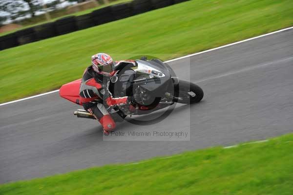 Motorcycle action photographs;cadwell;cadwell park photographs;event digital images;eventdigitalimages;motor racing louth lincolnshire;no limits trackday;peter wileman photography;trackday;trackday digital images;trackday photos