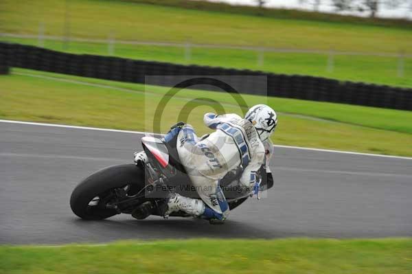 Motorcycle action photographs;cadwell;cadwell park photographs;event digital images;eventdigitalimages;motor racing louth lincolnshire;no limits trackday;peter wileman photography;trackday;trackday digital images;trackday photos