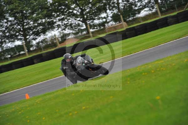 Motorcycle action photographs;cadwell;cadwell park photographs;event digital images;eventdigitalimages;motor racing louth lincolnshire;no limits trackday;peter wileman photography;trackday;trackday digital images;trackday photos