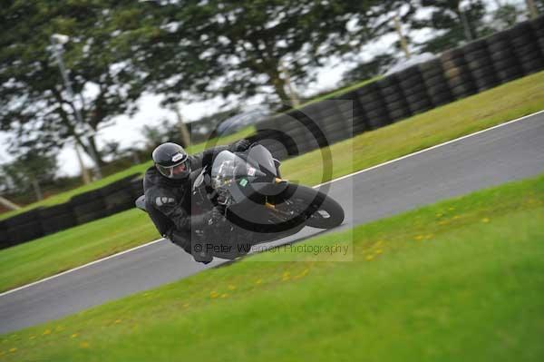 Motorcycle action photographs;cadwell;cadwell park photographs;event digital images;eventdigitalimages;motor racing louth lincolnshire;no limits trackday;peter wileman photography;trackday;trackday digital images;trackday photos