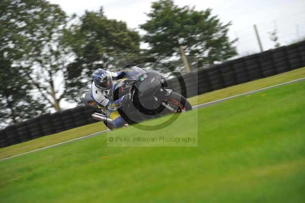 Motorcycle action photographs;cadwell;cadwell park photographs;event digital images;eventdigitalimages;motor racing louth lincolnshire;no limits trackday;peter wileman photography;trackday;trackday digital images;trackday photos
