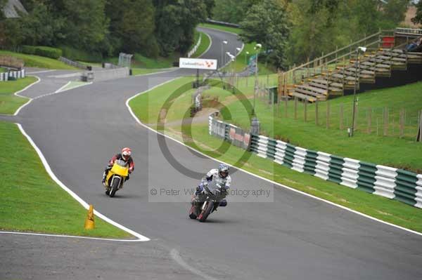 Motorcycle action photographs;cadwell;cadwell park photographs;event digital images;eventdigitalimages;motor racing louth lincolnshire;no limits trackday;peter wileman photography;trackday;trackday digital images;trackday photos