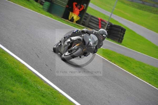 Motorcycle action photographs;cadwell;cadwell park photographs;event digital images;eventdigitalimages;motor racing louth lincolnshire;no limits trackday;peter wileman photography;trackday;trackday digital images;trackday photos