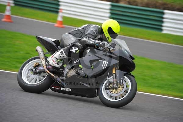 Motorcycle action photographs;cadwell;cadwell park photographs;event digital images;eventdigitalimages;motor racing louth lincolnshire;no limits trackday;peter wileman photography;trackday;trackday digital images;trackday photos