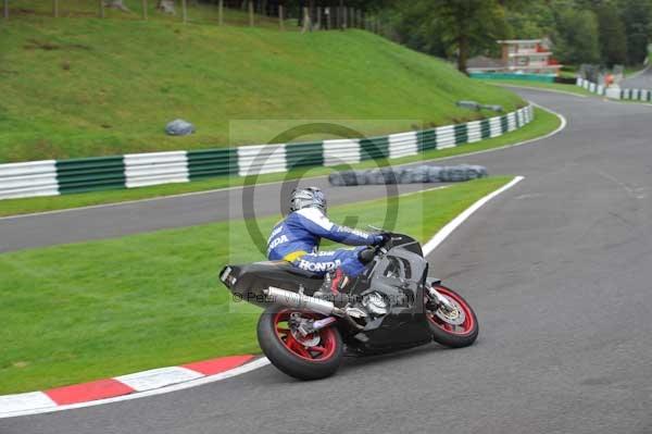 Motorcycle action photographs;cadwell;cadwell park photographs;event digital images;eventdigitalimages;motor racing louth lincolnshire;no limits trackday;peter wileman photography;trackday;trackday digital images;trackday photos