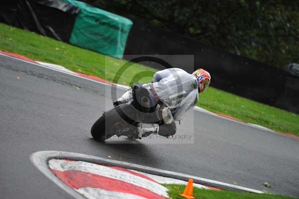 Motorcycle action photographs;cadwell;cadwell park photographs;event digital images;eventdigitalimages;motor racing louth lincolnshire;no limits trackday;peter wileman photography;trackday;trackday digital images;trackday photos