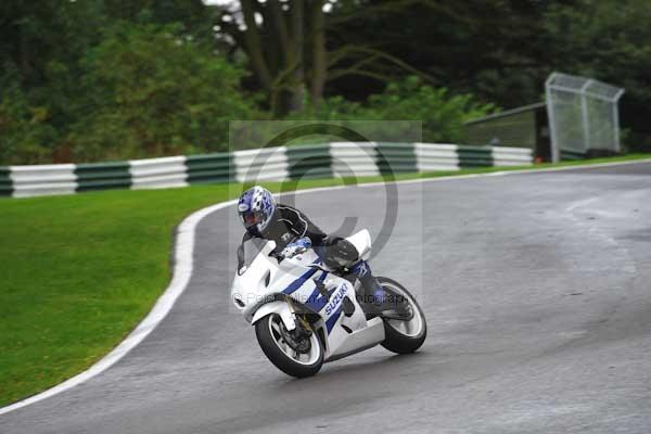 Motorcycle action photographs;cadwell;cadwell park photographs;event digital images;eventdigitalimages;motor racing louth lincolnshire;no limits trackday;peter wileman photography;trackday;trackday digital images;trackday photos