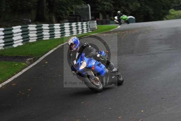 Motorcycle action photographs;cadwell;cadwell park photographs;event digital images;eventdigitalimages;motor racing louth lincolnshire;no limits trackday;peter wileman photography;trackday;trackday digital images;trackday photos