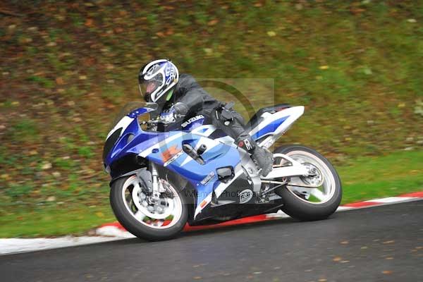 Motorcycle action photographs;cadwell;cadwell park photographs;event digital images;eventdigitalimages;motor racing louth lincolnshire;no limits trackday;peter wileman photography;trackday;trackday digital images;trackday photos
