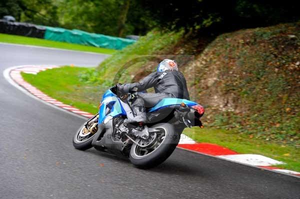 Motorcycle action photographs;cadwell;cadwell park photographs;event digital images;eventdigitalimages;motor racing louth lincolnshire;no limits trackday;peter wileman photography;trackday;trackday digital images;trackday photos