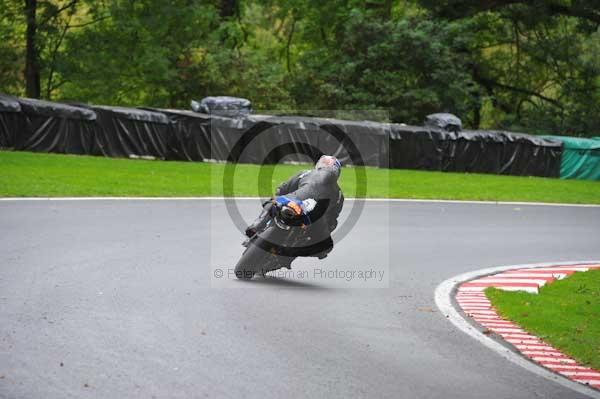 Motorcycle action photographs;cadwell;cadwell park photographs;event digital images;eventdigitalimages;motor racing louth lincolnshire;no limits trackday;peter wileman photography;trackday;trackday digital images;trackday photos