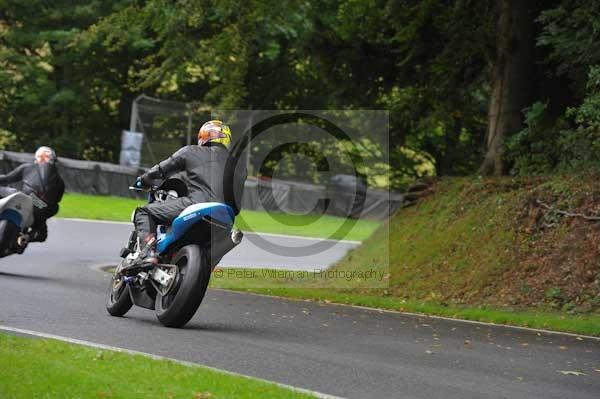 Motorcycle action photographs;cadwell;cadwell park photographs;event digital images;eventdigitalimages;motor racing louth lincolnshire;no limits trackday;peter wileman photography;trackday;trackday digital images;trackday photos