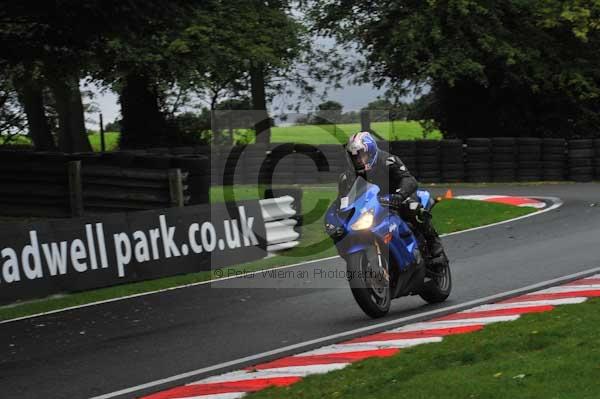 Motorcycle action photographs;cadwell;cadwell park photographs;event digital images;eventdigitalimages;motor racing louth lincolnshire;no limits trackday;peter wileman photography;trackday;trackday digital images;trackday photos