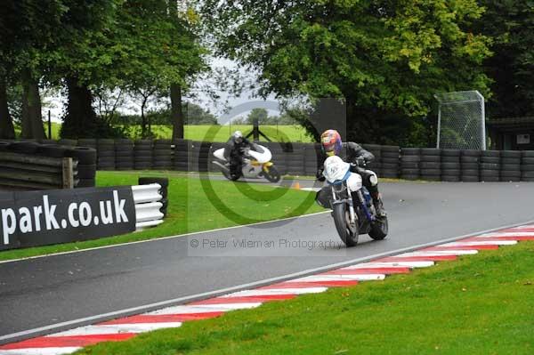 Motorcycle action photographs;cadwell;cadwell park photographs;event digital images;eventdigitalimages;motor racing louth lincolnshire;no limits trackday;peter wileman photography;trackday;trackday digital images;trackday photos