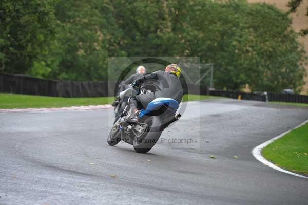 Motorcycle action photographs;cadwell;cadwell park photographs;event digital images;eventdigitalimages;motor racing louth lincolnshire;no limits trackday;peter wileman photography;trackday;trackday digital images;trackday photos